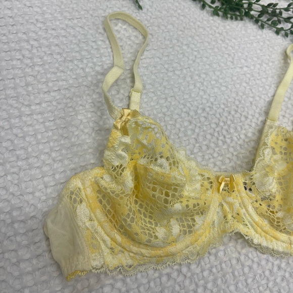 Like new! Adore me pastel yellow bra - Picture 3 of 6